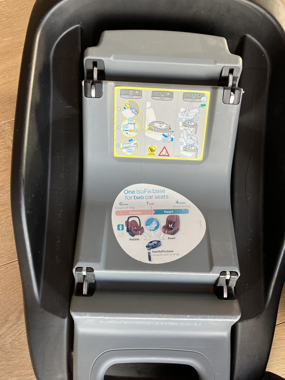 Maxi-Cosi CabrioFix incl FamilyFix base en voetenzak