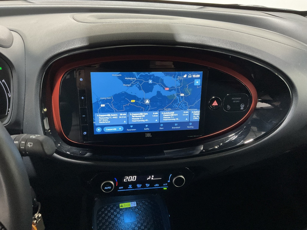 Toyota Aygo x 1.0 vvt-i mt envy | clima | navi | jbl | camera