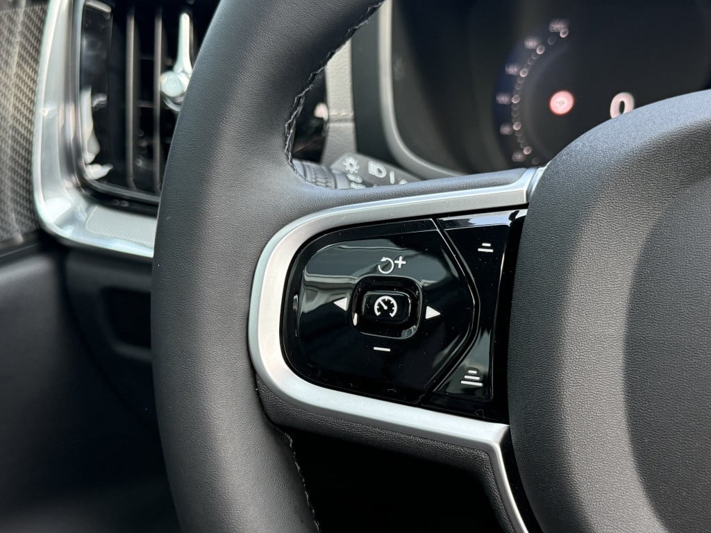 Volvo V60 t6 awd gt ultra dark