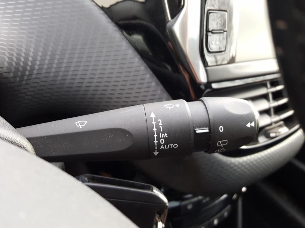 Peugeot 208 gt-line 1.2-110pk 5d vol-automaat(eat6) navigatie | trekhaak | 