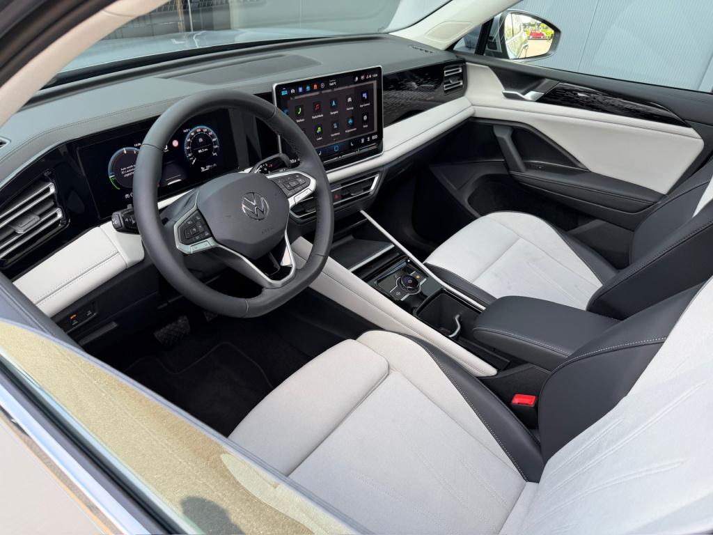 Volkswagen Tiguan 1.5 ehybrid elegance 204pk | panoramadak | trekhaak | 20"