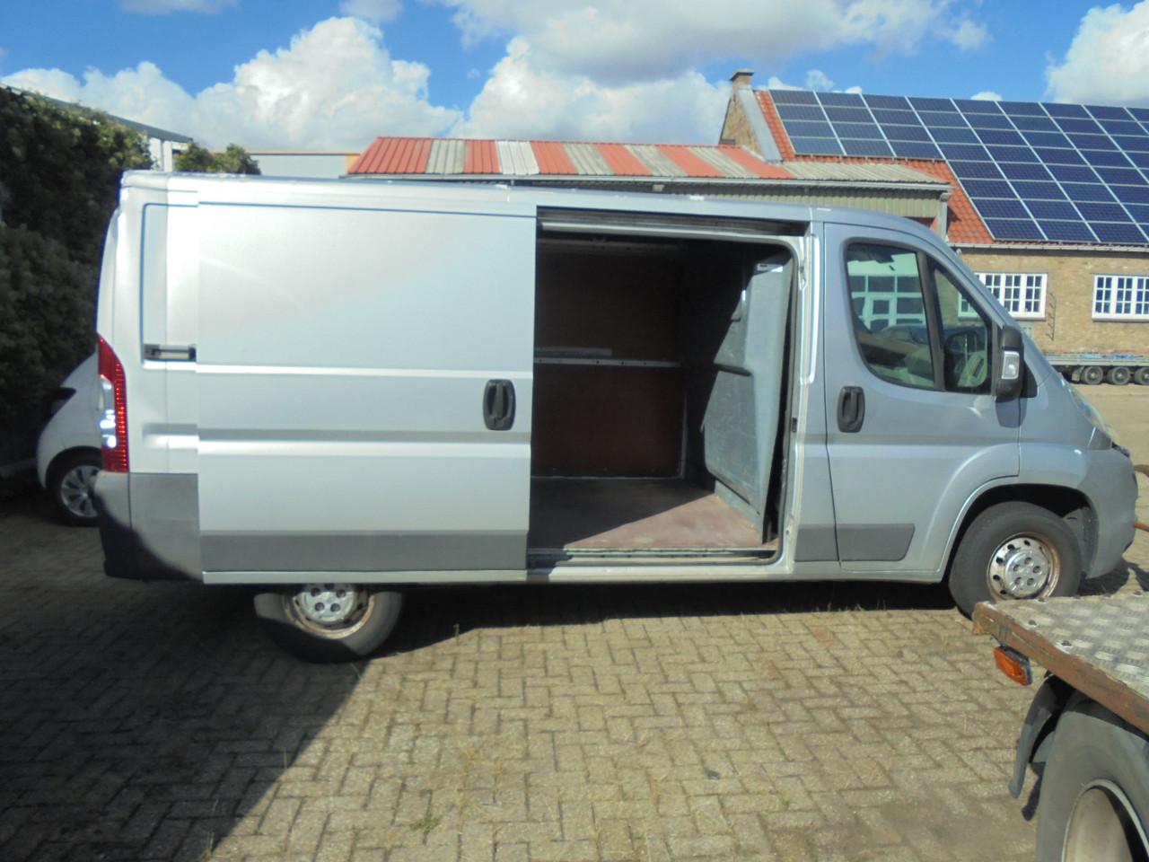 Peugeot Boxer 330 L1H1 uit 2010 Met motor schade ( rijd baar ) 224.651 Km