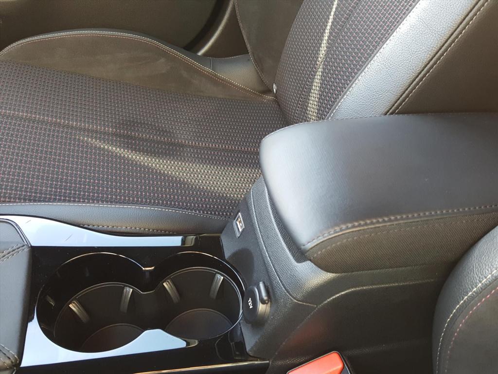 Ds Ds 3 crossback 1.2 puretech 100pk business | navi | bt | applecarplay & 