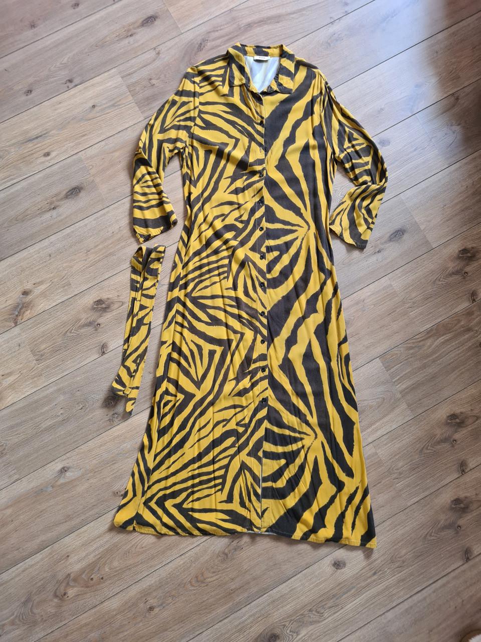 Maxi doorknoop jurk met zebraprint - ANNA Mt L