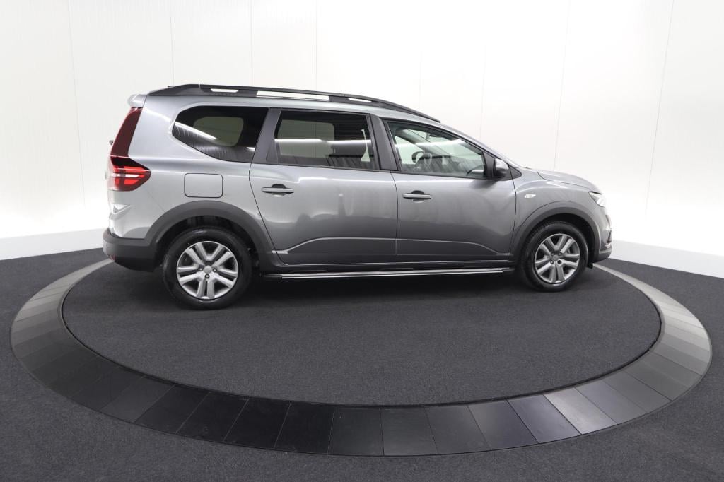 Dacia Jogger 1.6 hybrid 140 expression | 7 zitplaatsen | apple carplay | pa