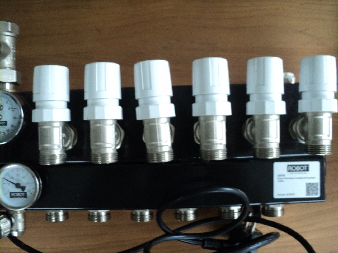 Vrijwel nieuwe 6 groep ROBOT verdeler vloerverwarming GERESERVEERD