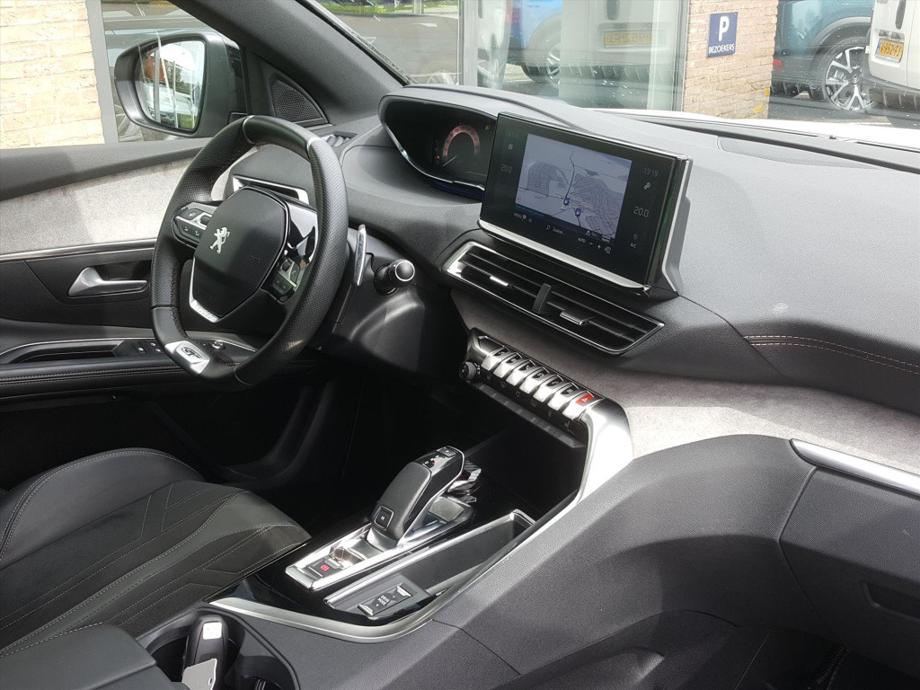 Peugeot 5008 gt 1.2-pt-130pk (vol)automaat/eat8 navigatie | cruise & climat