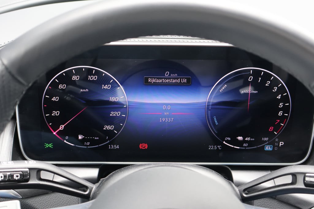 Mercedes-Benz Glc 300e 4matic edition amg line l techniek pakket l luchtver