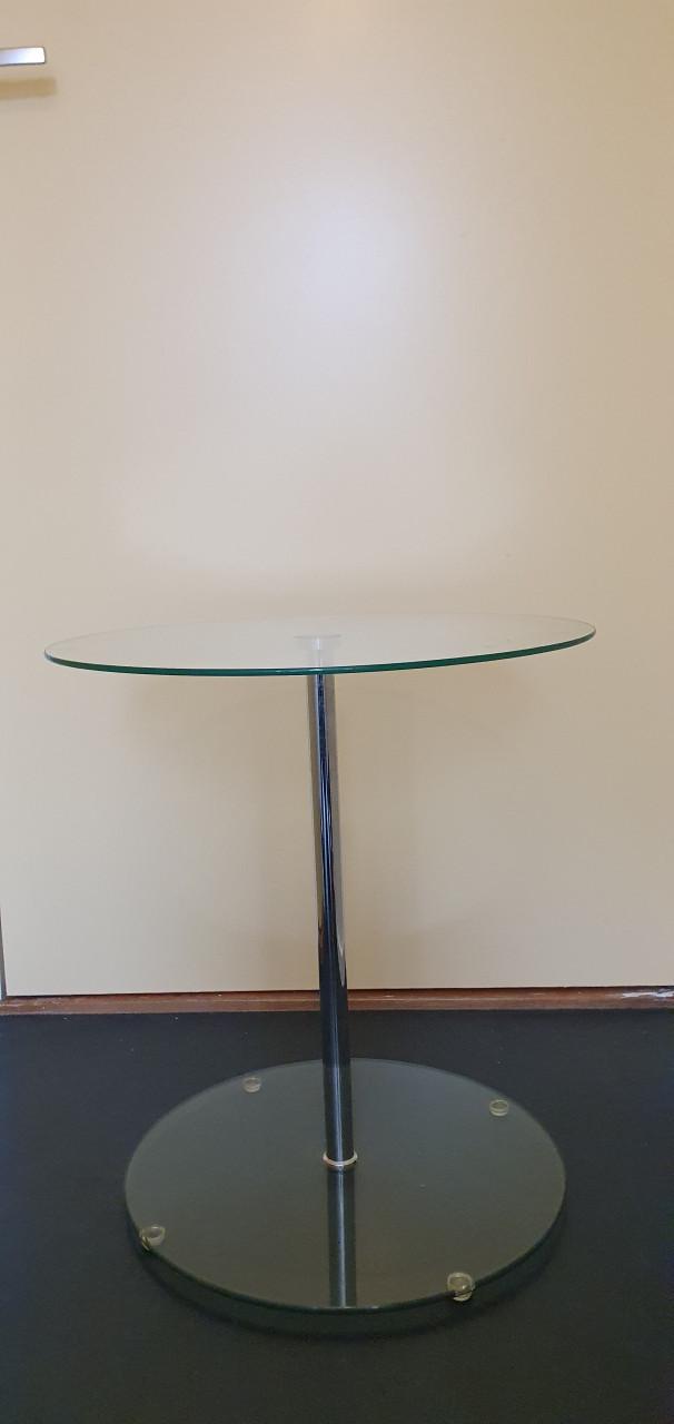 Glazen bijzettafeltje