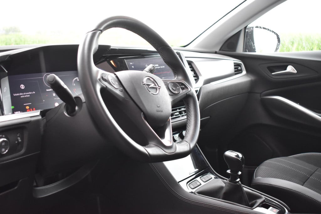 Opel Grandland 1.2 turbo business elegance