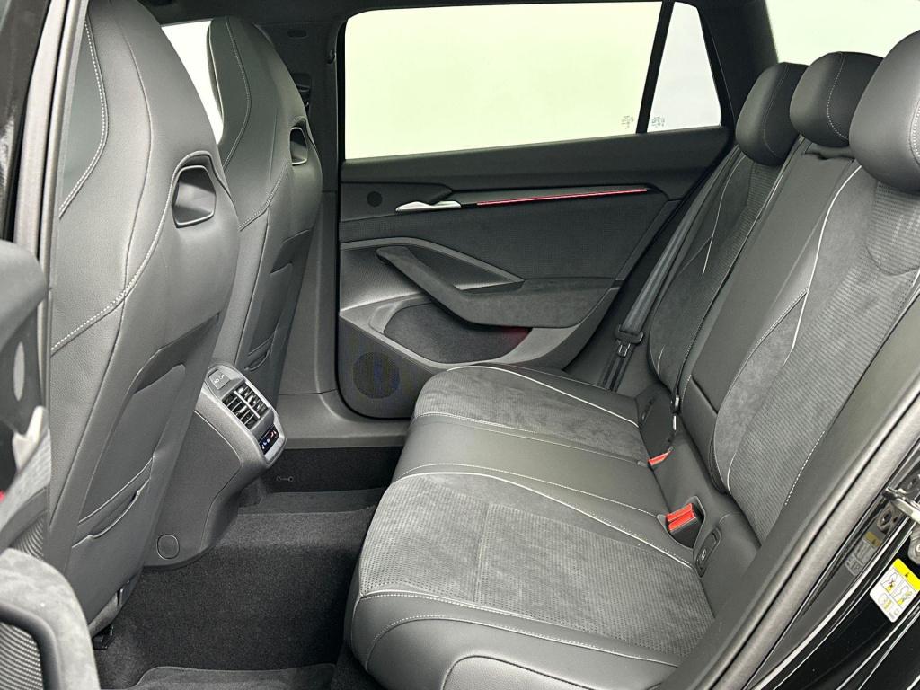 Skoda Superb sportline business 1.5 tsi phev 150 kw / 204 pk co