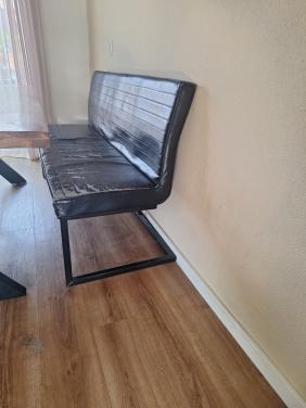 Gratis eetbank GERESERVEERD