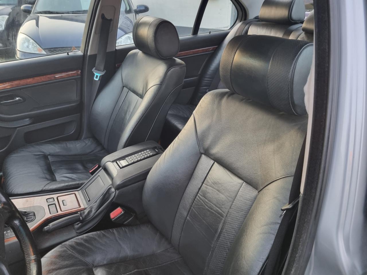 BMW 5-serie 523i Executive MEENNEEMPRIJS! AUTOMAAT / APK 25-11-2026