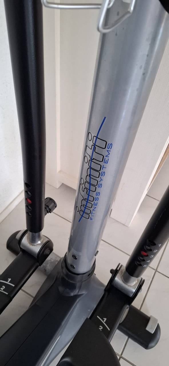 Infinity firness systems crosstrainer