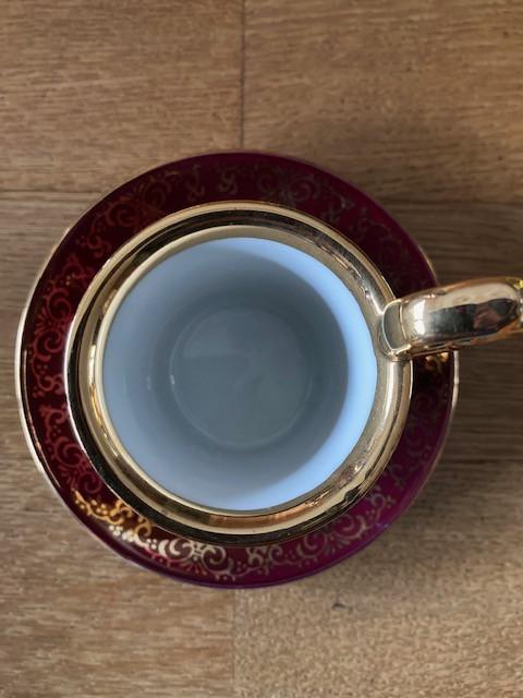 Porseleinen kop en schotel