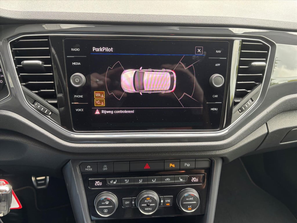 Volkswagen T-roc 1.5 tsi 150pk t-roc sport| dode hoek|trekhaak afn|stuur-st