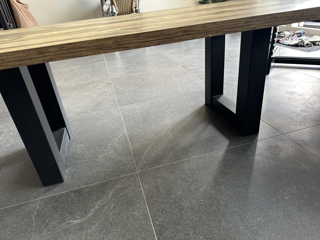 Pronto Salontafel Miori Houten blad met zwarte poten