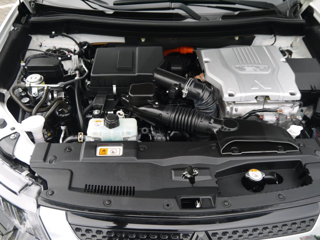 Mitsubishi Outlander 2.4 phev instyle|rijklaar