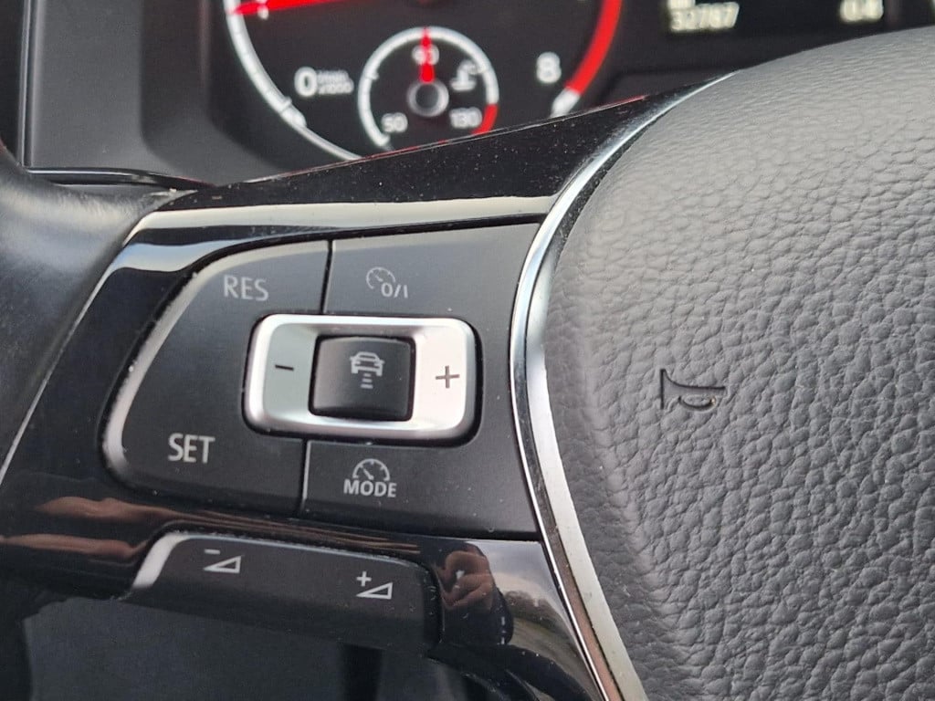 Volkswagen Polo 1.0 tsi comfortline | cruise control adaptief | airco | hal
