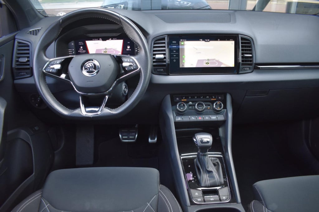 Skoda Karoq 1.5 tsi act sportline | panoramadak | canton | dealer onderhoud