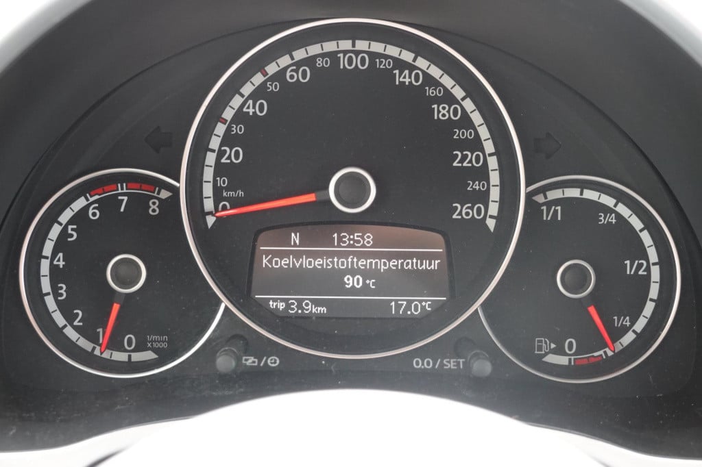 Volkswagen New Beetle cabriolet 1.4 tsi sport