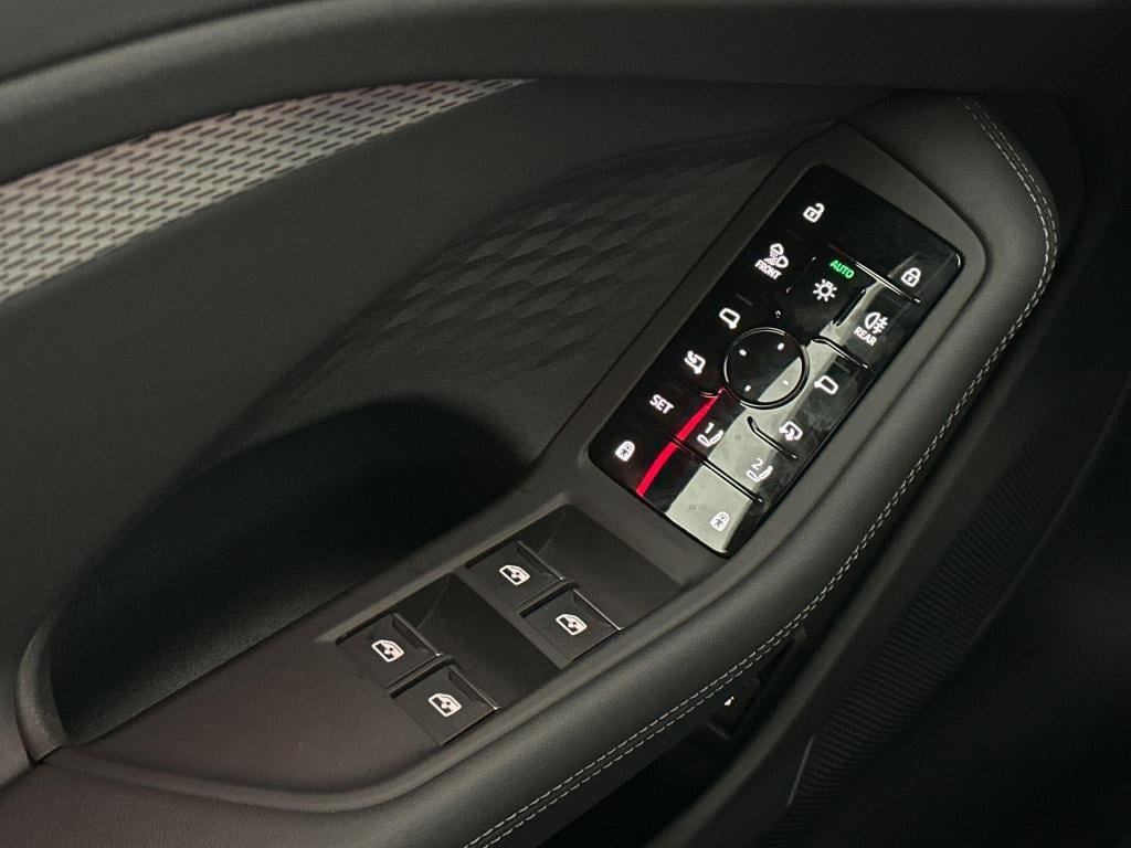 Audi A6 avant s edition competition e-hybrid 270 kw / 367 pk ava