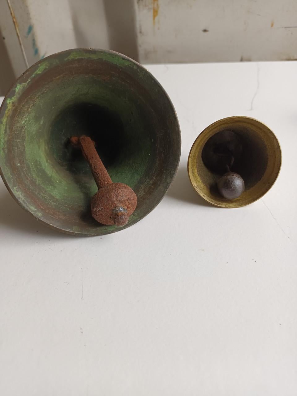 2 koperen bellen