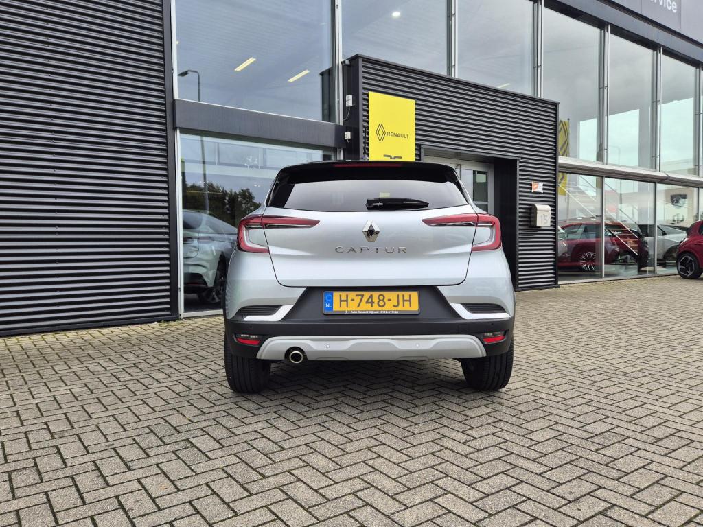 Renault Captur 1.3 tce 130 edc automaat intens verkocht