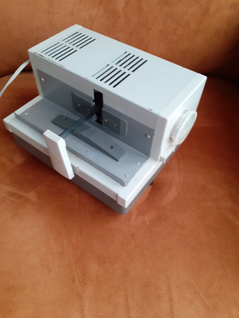 Dia projector.