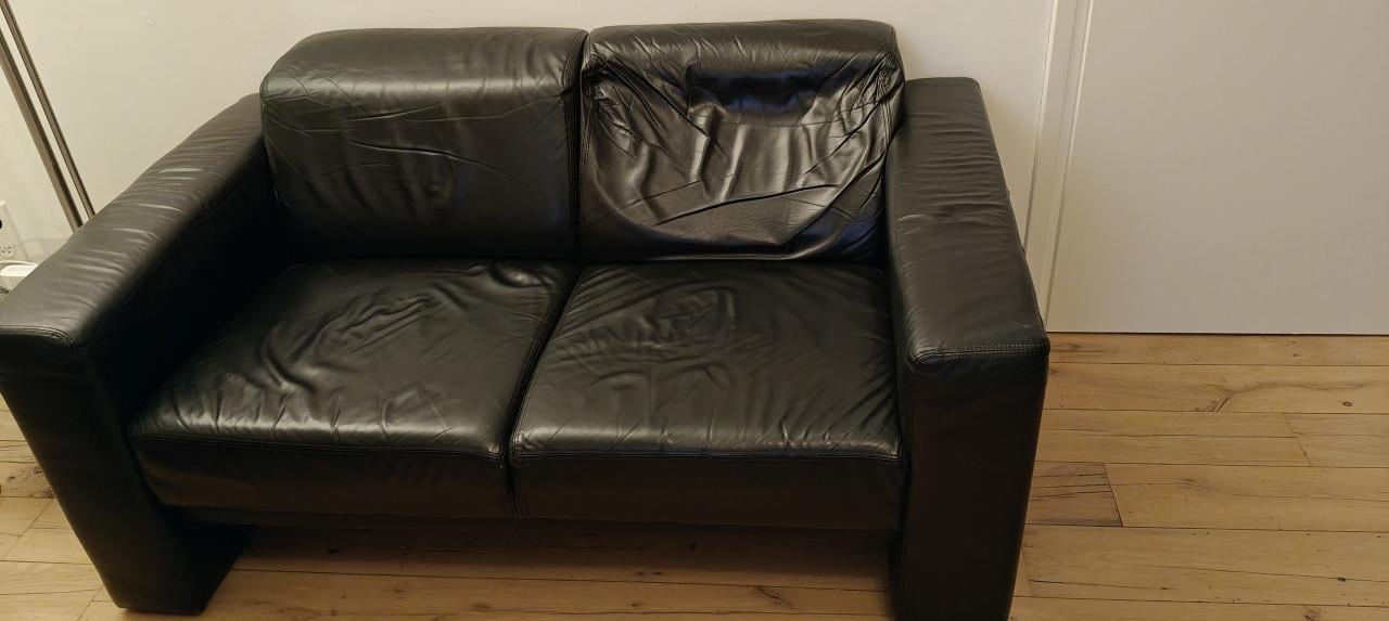 Bank zwart en bank bruin