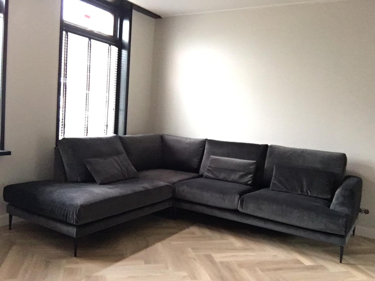 Hoekbank velvet antraciet