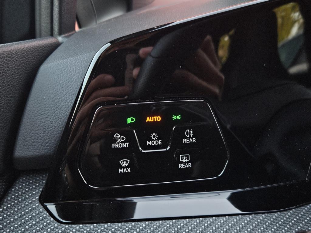 Volkswagen Golf 1.5 etsi r-line business | iq light | h/k | elek. trekhaak 