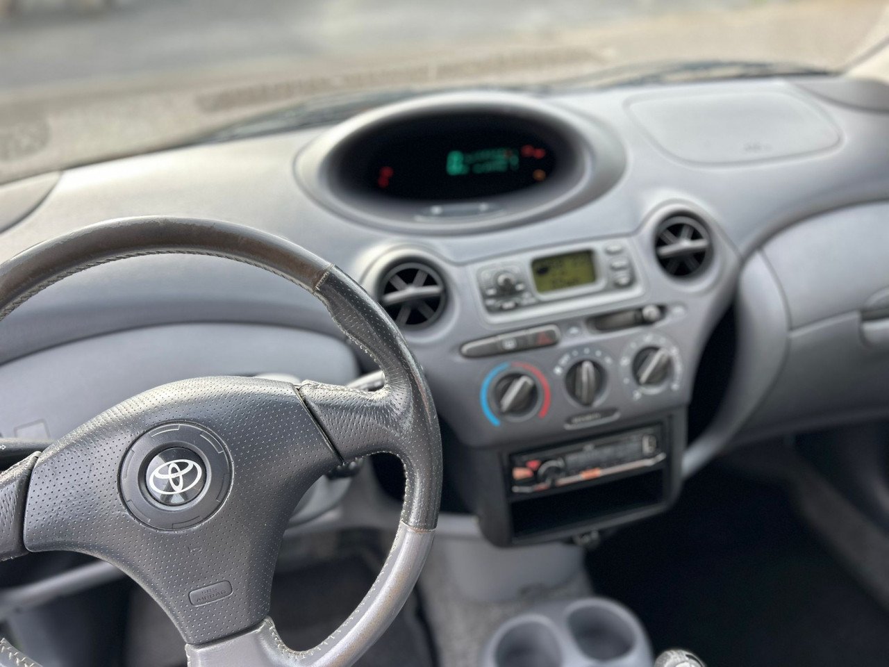 Toyota Yaris 1.3-16V VVT-i Luna VOOR DE SNELLE BESLISSER!