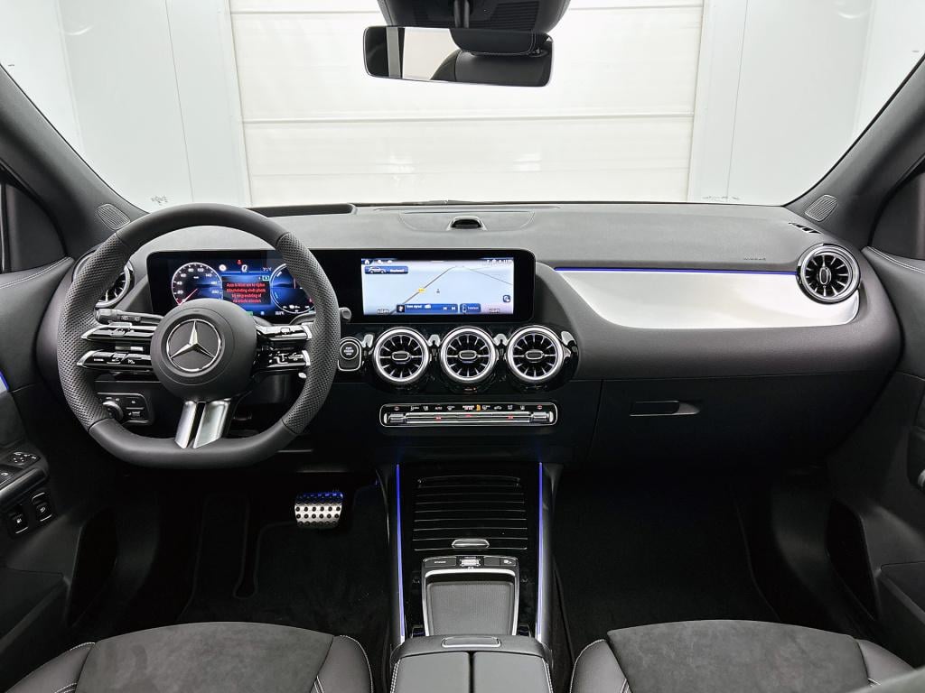 Mercedes-Benz Gla-klasse 250 e 140 year edition | premium plus pakket | pan