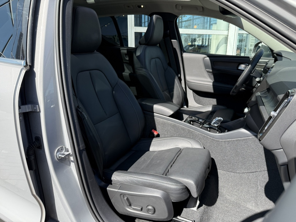 Volvo XC40 t5 262pk recharge ultimate bright| panodak| adap.cruise| trekhaa