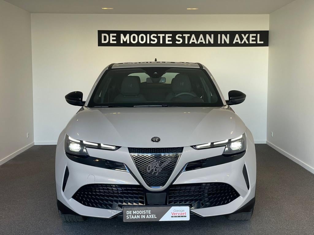 Alfa Romeo Junior elettrica 54 kwh