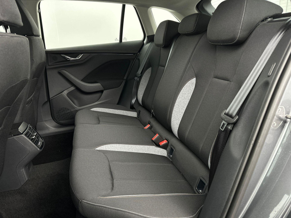 Skoda Scala selection 1.0 tsi 85 kw / 115 pk hatchback 6 versn