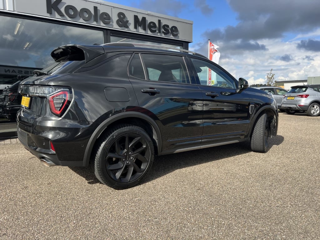 Lynk & Co 01 1.5 261pk phev , black edition , zwarte velgen , panodak , 360