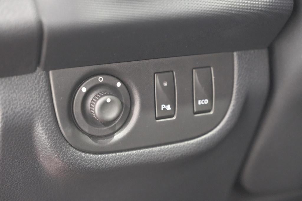 Dacia Sandero tce 90 tech road | trekhaak | navigatie | parkeersensoren