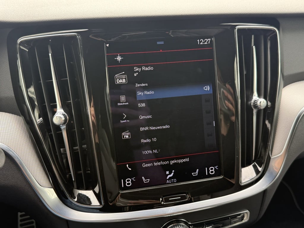 Volvo V60 t6 340pk recharge r-design| panodak| adap.cruise| 360camera| tre