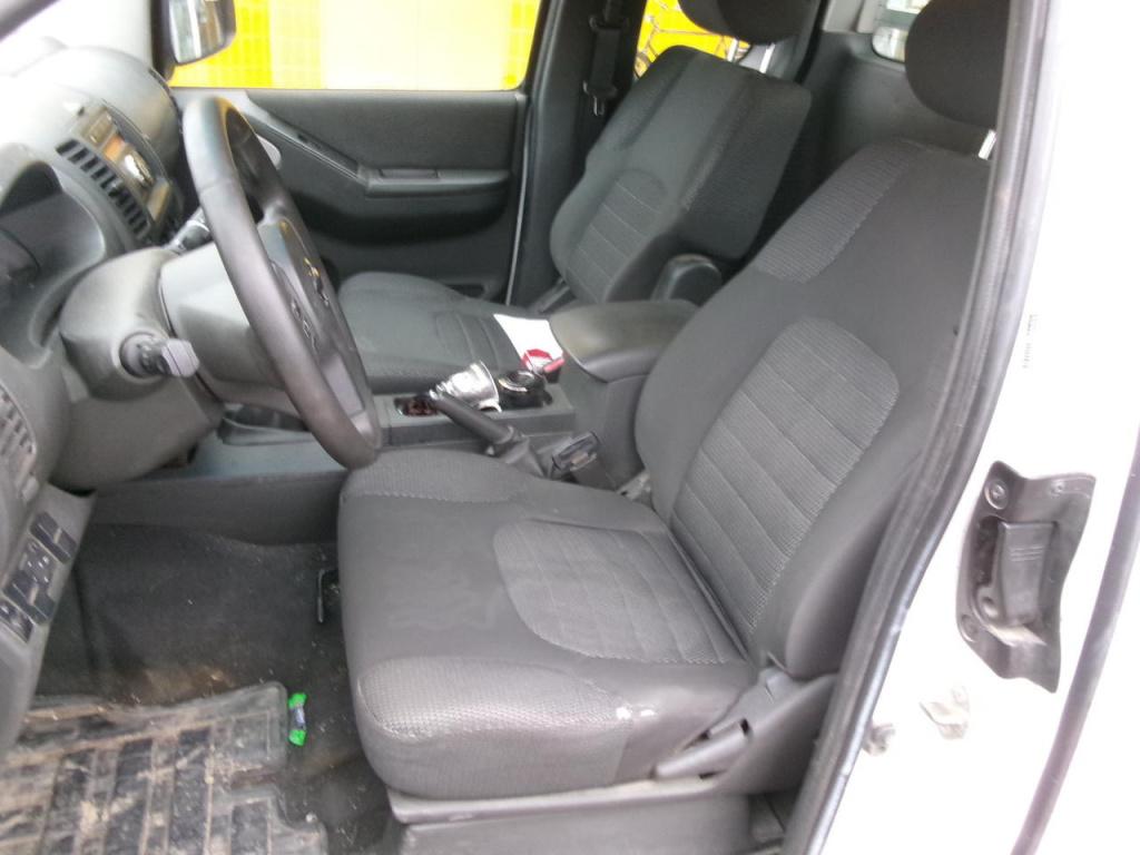 Nissan Navara 2.5 dci euro-5 airco190pk 4wd king-cab, tr.h.