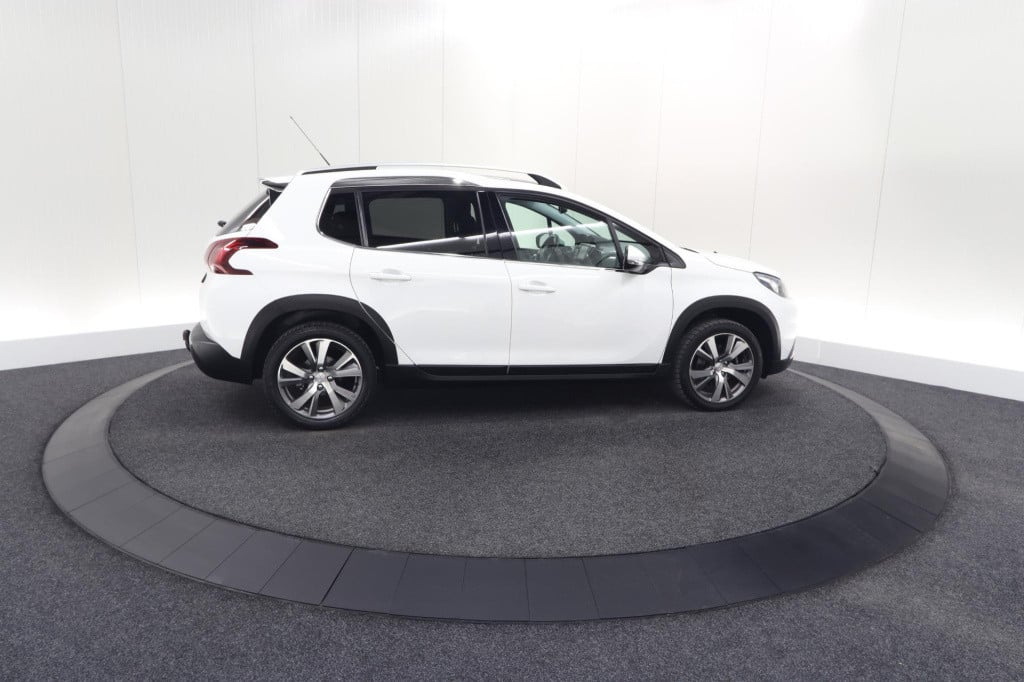Peugeot 2008 puretech 110 eat6 allure | trekhaak | camera | panoramadak | a
