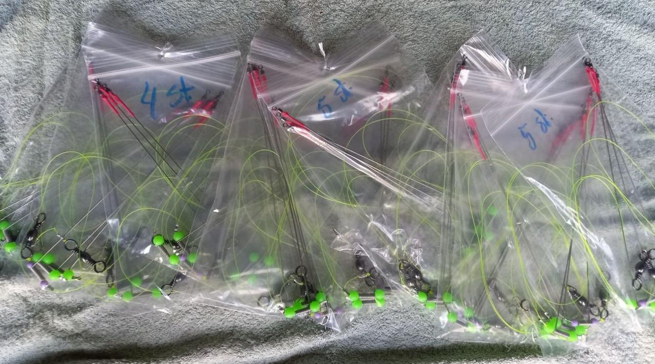 Nog onderlijnen met verenstaal afhouders en lumi kraaltjes .