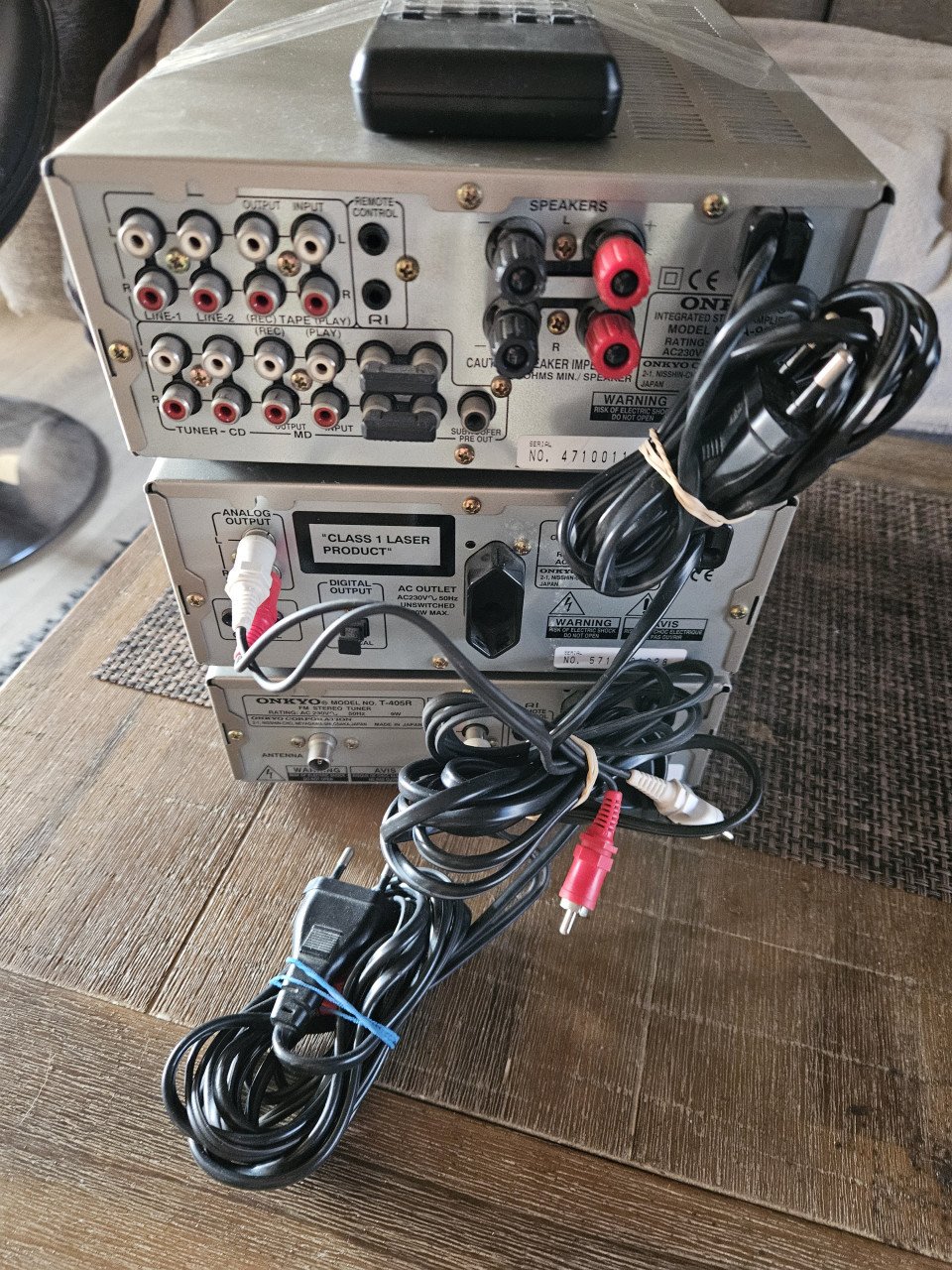 Mooi luxe setje van het merk onkyo, versterker, cd speler en tuner...