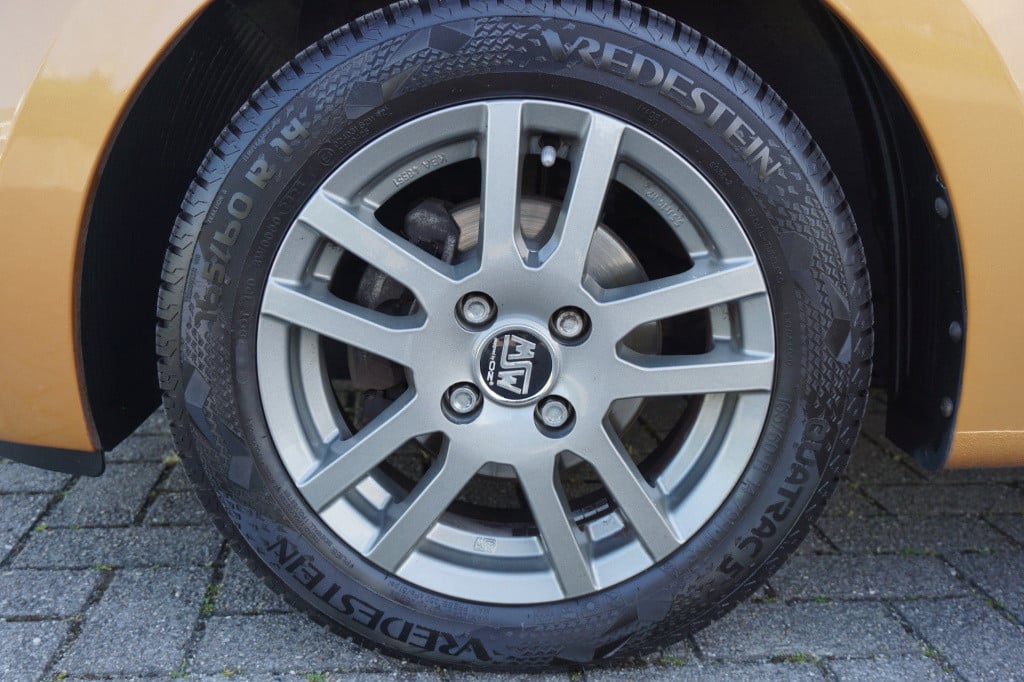 Hyundai I 10 1.0i i-motion comfort climate / cruise / parkeers. / nap