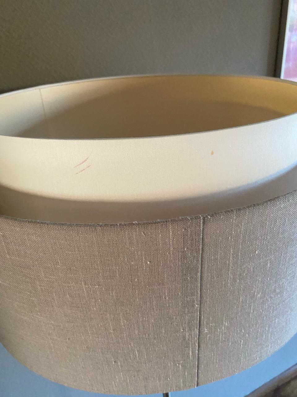 Stijlvolle staande lamp met dubbele kap