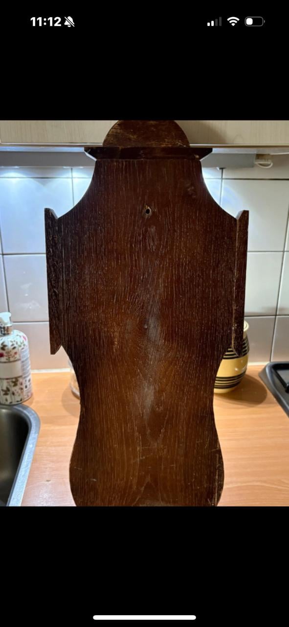 Set van 6 tinnen lepels op houten rek