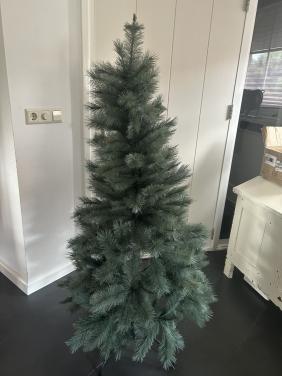Kerstboom 1.50 hoog vrij smal