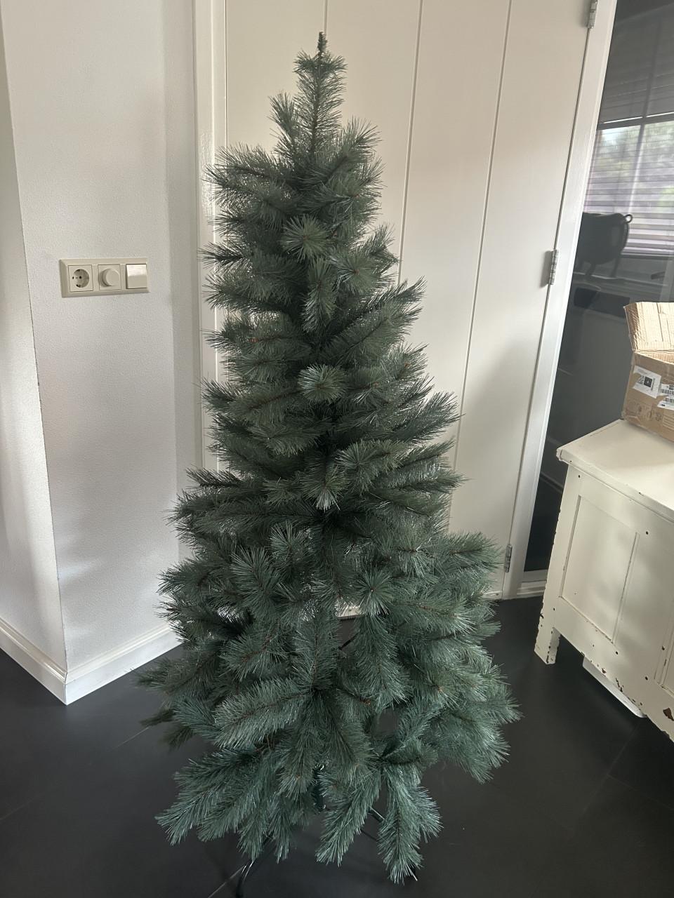 Kerstboom 1.50 hoog vrij smal