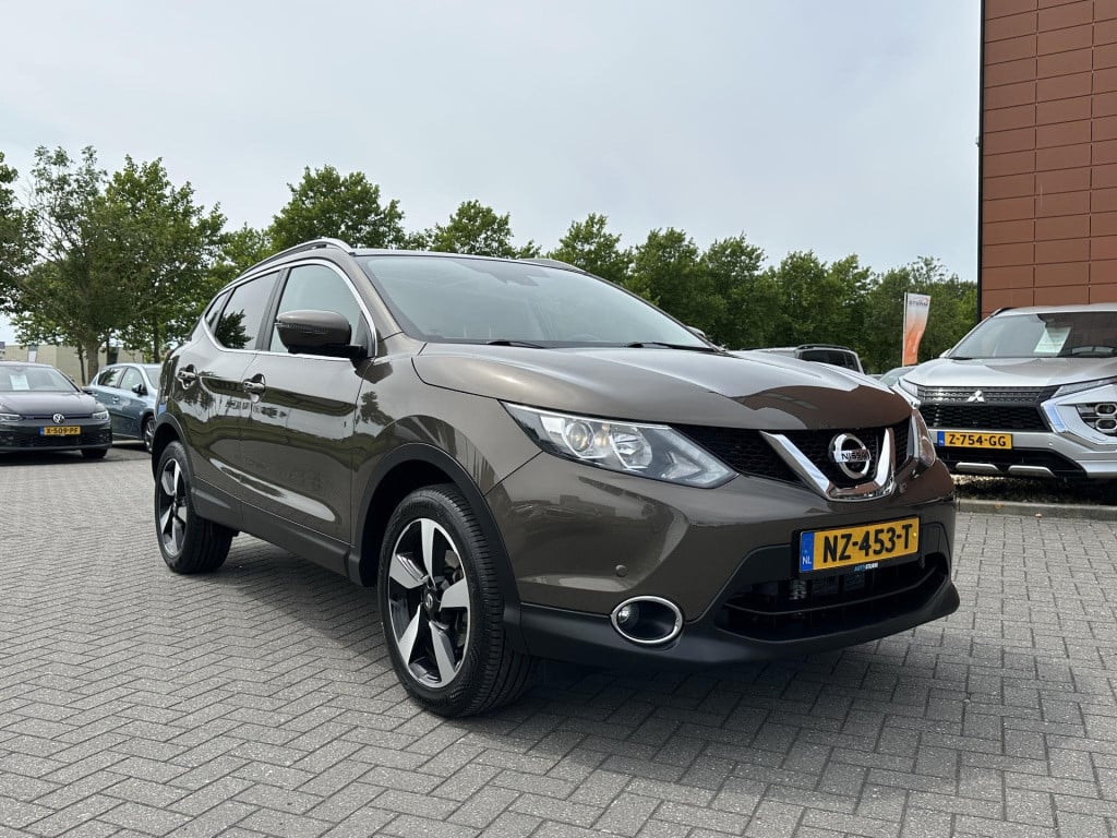 Nissan Qashqai 1.2 n-connecta | navigatie | 360° camera | trekhaak | keyles